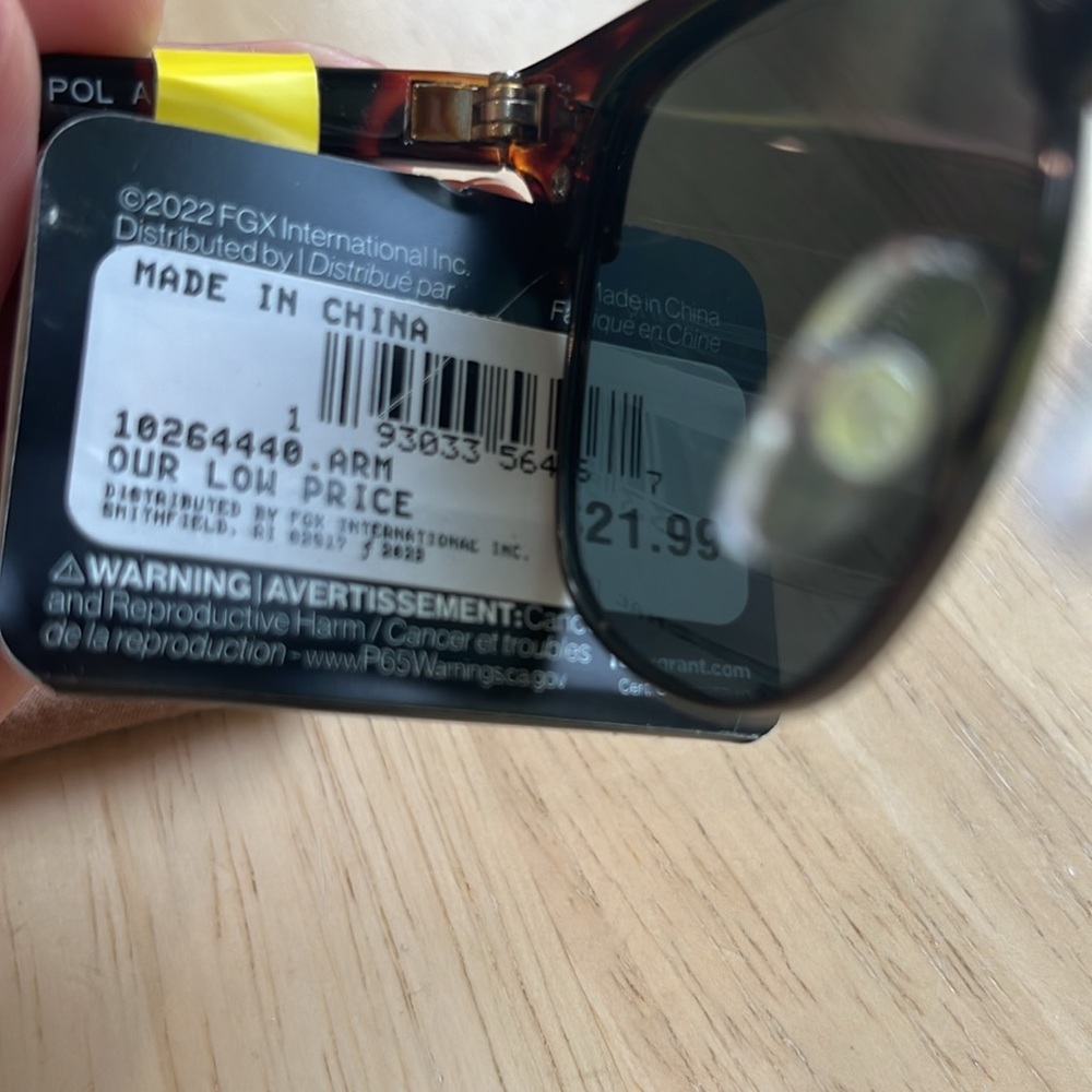 NWT Foster Grant Sunglasses - Picture 4 of 6